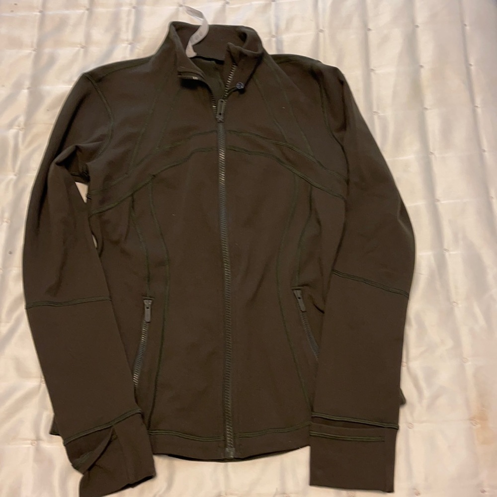 Lululemon size 6 Define jacket olive color